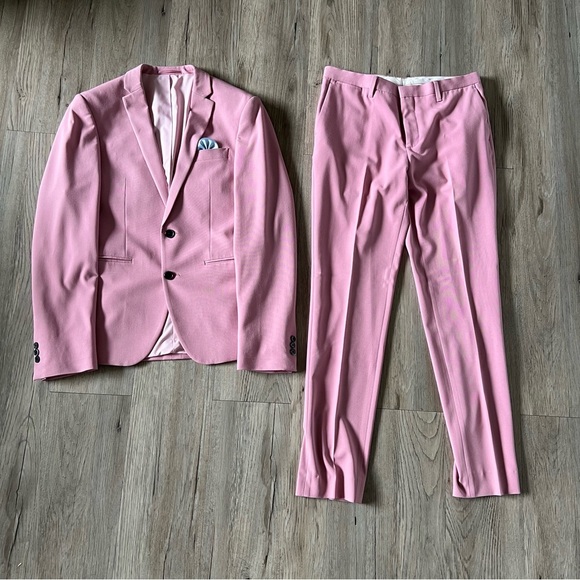 Simons Pink Slim-Fit Suit for a Contemporary Look - Picture 2 of 12